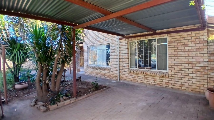 10 Bedroom Property for Sale in Brandwag Free State